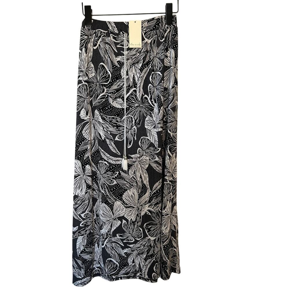 NWT Emi & Joe Black & White Tropical Floral Maxi Skirt - Size Small